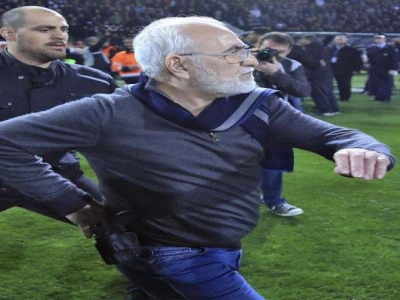 Greek Superleague suspended after team owner invades pitch with a gun