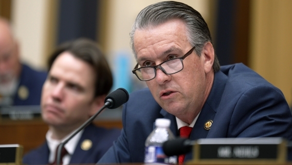 US LAWMAKER PROPOSES BILL REQUIRING IMMIGRANTS TO REJECT SHARIA LAW