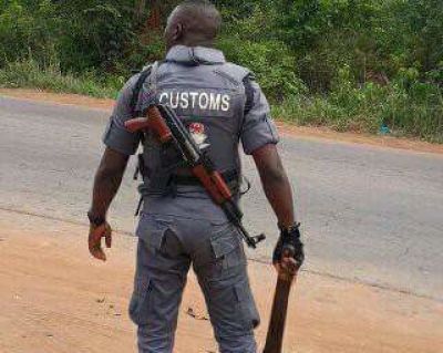 SUSPECTED CUSTOMS OFFICERS INVADE OGUN VILLAGE, BURN HOUSES