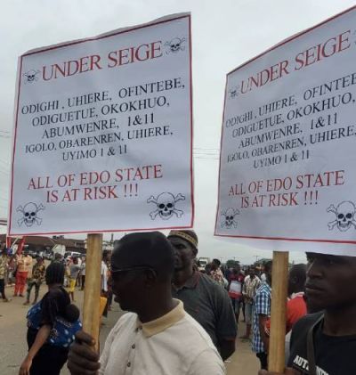 &#039;OUR COMMUNITIES ARE UNDER SIEGE&#039; — EDO RESIDENTS FLOOD HIGHWAY TO PROTEST HERDSMEN ATTACKS