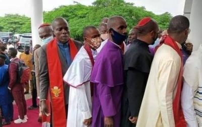 ‘BISHOPS’ WHO ATTENDED UNVEILING OF TINUBU&#039;S RUNNING MATE DIDN&#039;T HAVE ENOUGH TIME TO LEARN HOW TO WEAR BISHOP GARMENTS - CAN