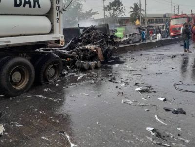 OGUN GAS TANKER EXPLOSION KILLS ONE, DESTROYS FIVE VEHICLES, OTHERS