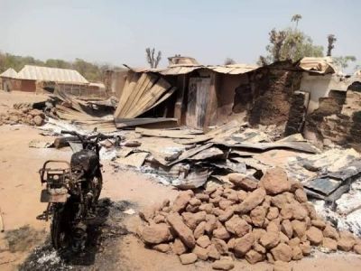 BANDITS DESTROY HOMETOWN OF NIGER SSG