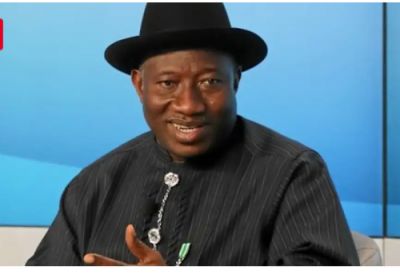 JONATHAN ESCAPES DEATH AS 2 POLICE ESCORTS DIE IN AUTO CRASH