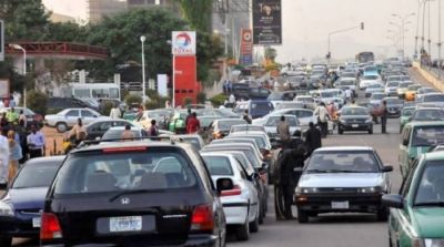 QUEUES FOR PETROL IN ABUJA GET LONGER AS EX-DEPOT PRICE SHOOTS ABOVE N700 PER LITRE