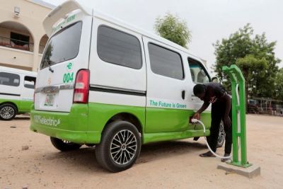 UNIVERSITY DROP-OUT CONVERTS PETROL MINI-BUSES INTO ELECTRIC VEHICLES IN NIGERIA FIRST